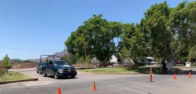 Bloquean ingreso de paseantes a Parácuaro