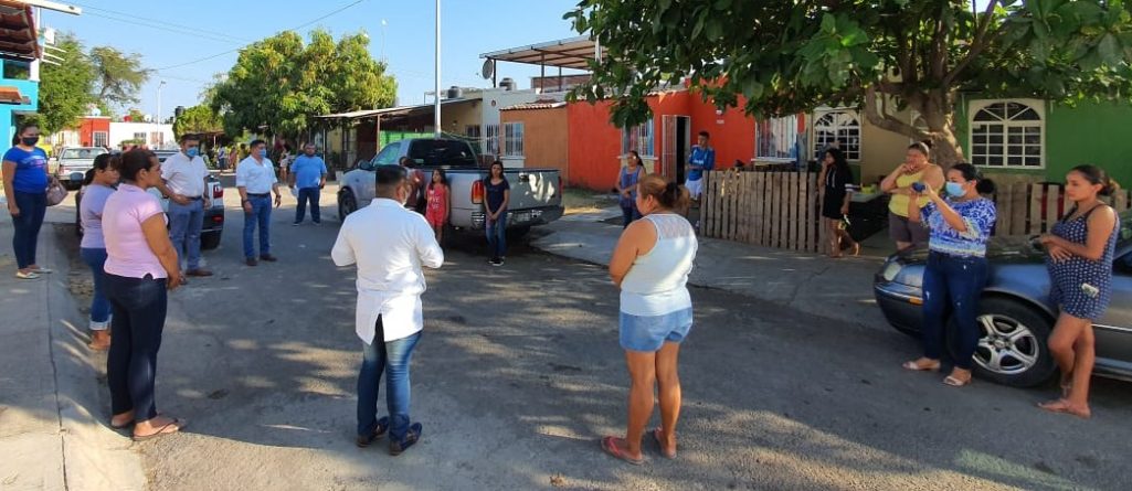 En medio de estrictas medidas sanitarias, Antonio Cruz entrega apoyos alimentarios