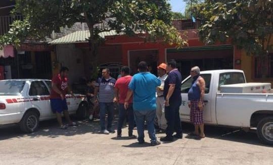 Apatzingán: impiden cortes de luz, en El Varillero