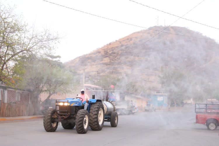 Raymundo Arreola inició campaña de sanitización, en Nueva Italia