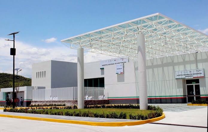 Dan de alta  por "mejoría" a mujer afectada por CV-19, en Apatzingán