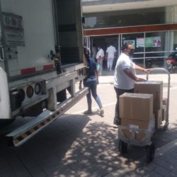 Arriba material médico anti-CV-19 al Issste de Apatzingán