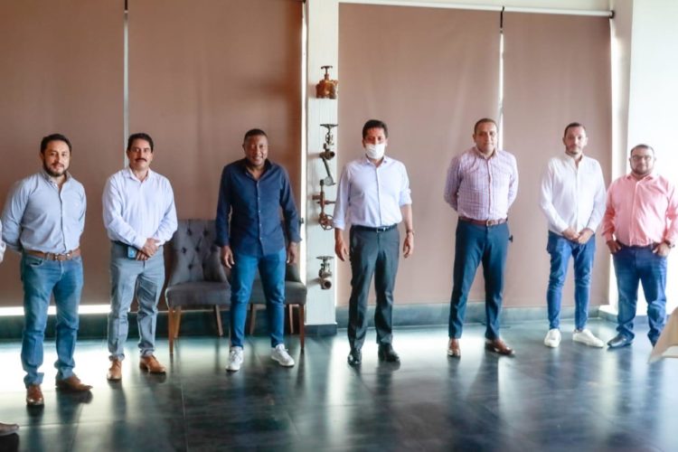 García Conejo y exjugadores del Monarcas se unen para que equipo se quede en Morelia