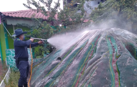 Sanitizan colonias con detección de casos de CV-19