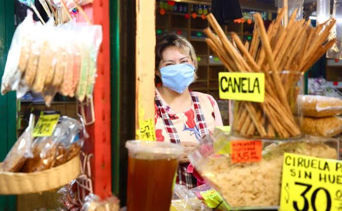 Cubrebocas y no niños, obligatorio en mercado ILR de Apatzingán