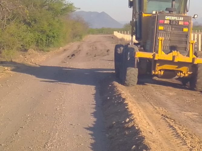 Maquinaria de Sedrua, usada con fines políticos, en Buenavista