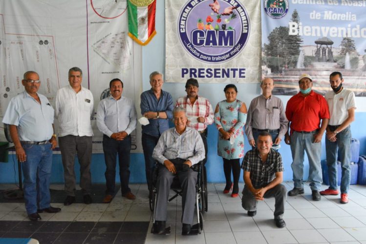 Líderes de la Central de Abastos reciben a CAS