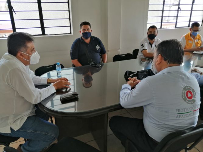 Barridos" de vigilancia a comercios para disminuir CV-19, en Apatzingán