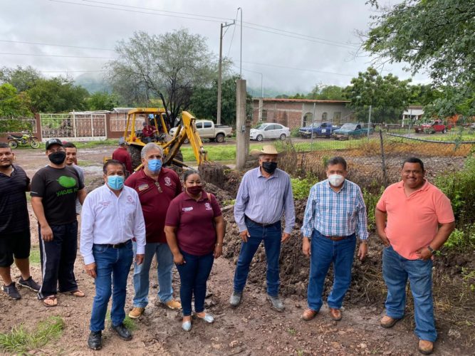 Introducen red de agua en San Antonio La Labor