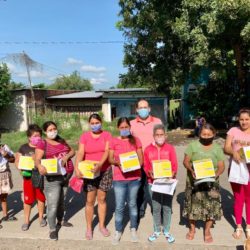 Luis Acosta fortalece labor social en entre habitantes de Apatzingán