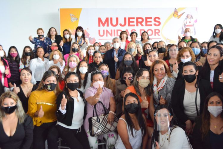 Familias de tres colonias reciben apoyo de "Juntos Somos Mejor"