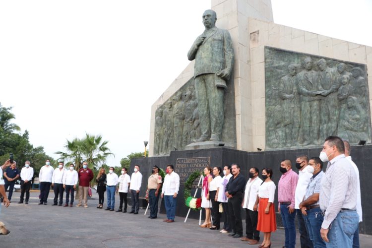 Con una guardia de honor, conmemoran 50 años del deceso de Lázaro Cardenas