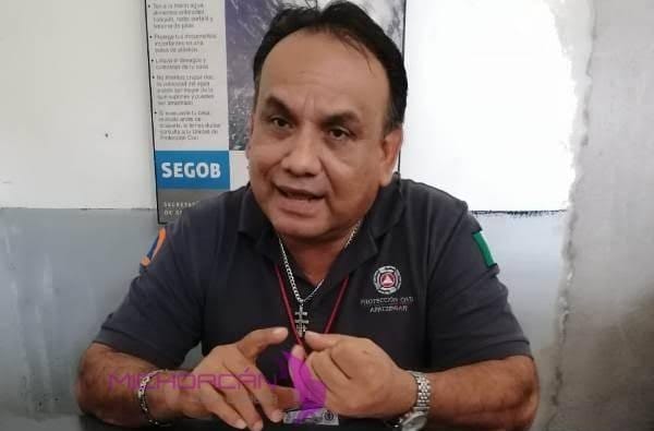 Aspira PC a comprar dos ambulancias: Barrera Solís