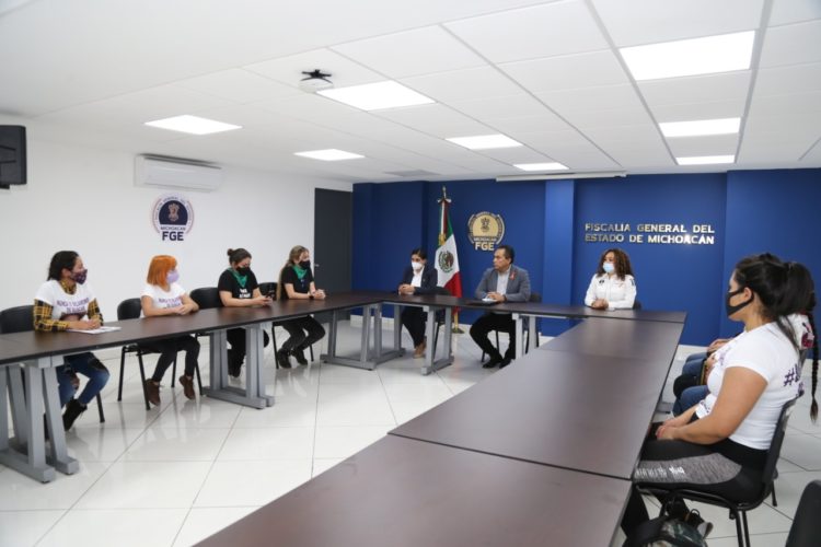Acuerdan Adrián López Solís y activistas agenda de para la investigación de delitos contra mujeres