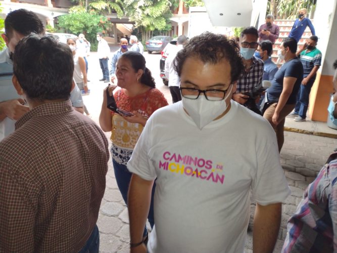 Desplantes protagónicos de ayudantes de Herrera Tello, lo más "destacado" de su visita a Apatzingán