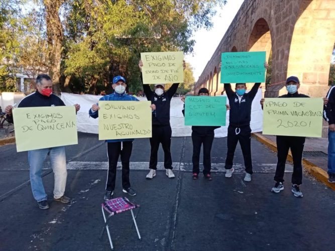 Protestan sondicalizados ante oficinas de Finanzas del Estado