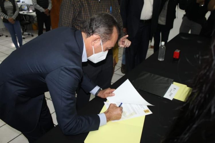 Antonio Soto pide al PRI se fije en él   
