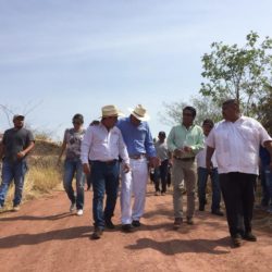 Rehabilitar caminos, vital para repunte económico de Apatzingán: Sergio Ochoa