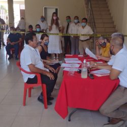 Jorge Castañeda se registra en el PRI como candidato a la presidencia de Apatzingán