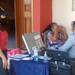 PT celebra campaña de salud visual, en Apatzingán