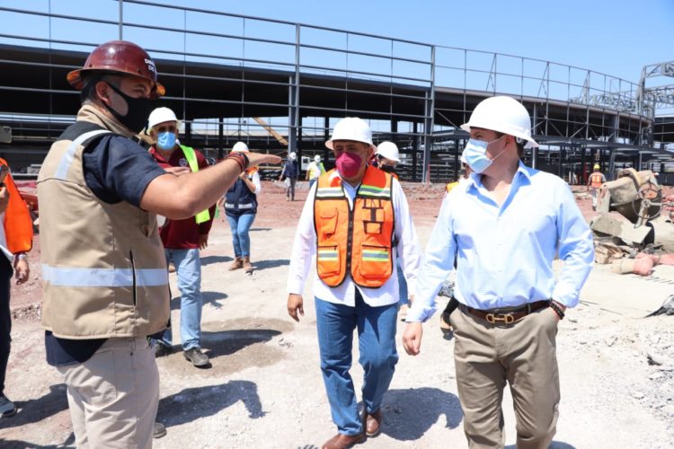 Plaza comercial Akia, parteaguas en Apatzingán: JLC 