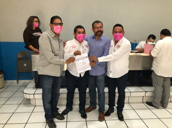 En el Distrito Federal 12 Fuerza por Mexico ya tiene "gallo"; es Aldo Gutiérrez Aguirre.
