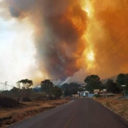 Se incendia basurero municipal; bomberos atacan fuego