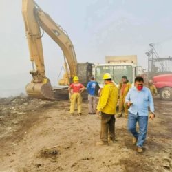 Sin cesar, combate a incendio en basurero de Apatzingán