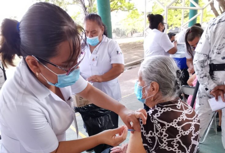 Vacunados deben continuar con medidas sanitarias: Noé Jaimes