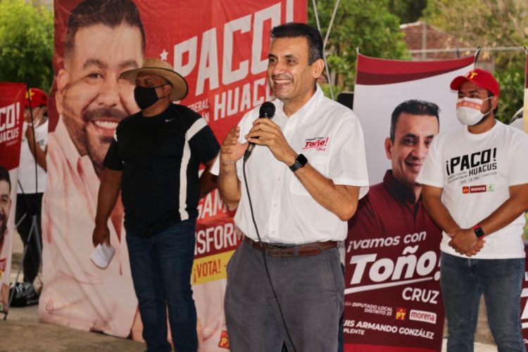 Antonio Cruz recibe muestras de Apoyo en San Juan de los Plátanos