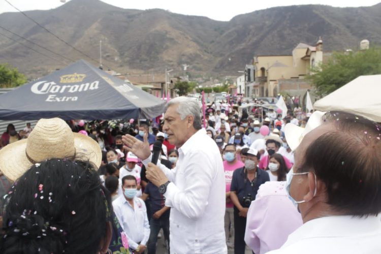 Se atenderá la red carretera estatal: Cristóbal Arias