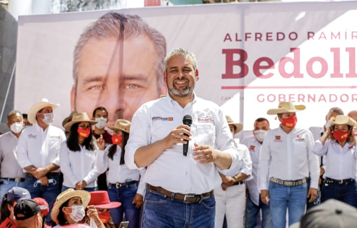 Rehabilitar carreteras y apoyar el campo, es el compromiso de Sergio Báez junto con Bedolla