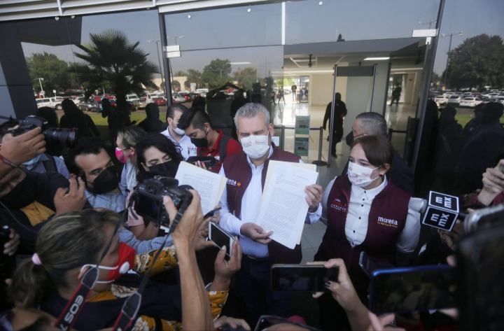 Bedolla denuncia a Silvano y le exige "sacar las manos del proceso electoral"