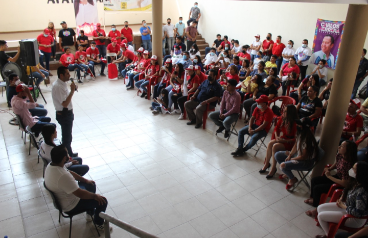 Con los Jóvenes se logrará el desarrollo de Apatzingán: Uriel Chávez Mendoza