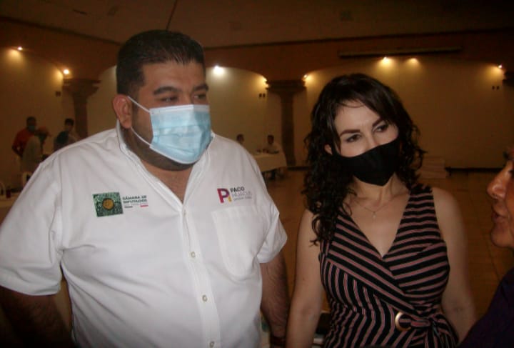 Recibe Huacus Esquivel constancia de mayoría como diputado federal