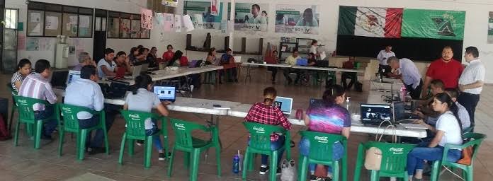 IVA, única escuela con clases presenciales, en Apatzingán