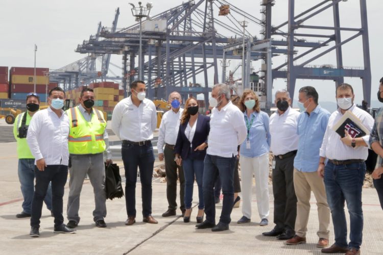 Vamos a consolidar a Lázaro Cárdenas como puerto estratégico para el T-MEC: Bedolla