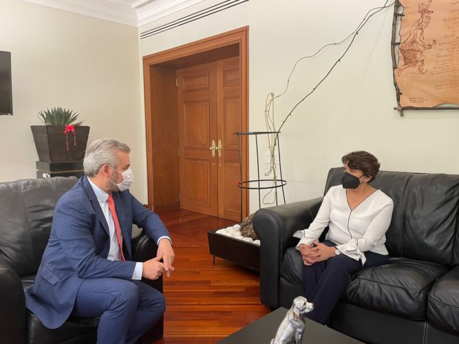 Bedolla gestiona respaldo de SEP para concretar la federalización de nómina magisterial