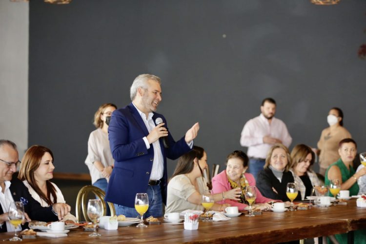 Adelanta Bedolla gestiones en 12 dependencias del gobierno federal