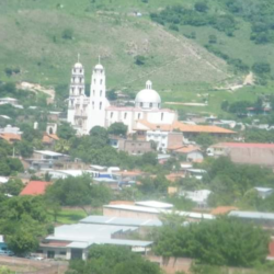 Hoy, misa para la reconciliación, a un costado del cuartel de Aguililla