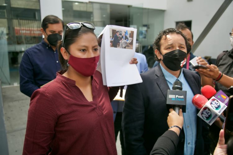 Denuncian penalmente a Silvano por "traición a la patria"