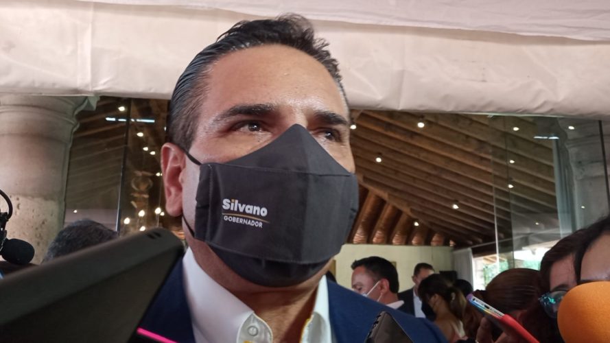Califica Silvano como "verborrea de narco partido" amenazas de juicio político