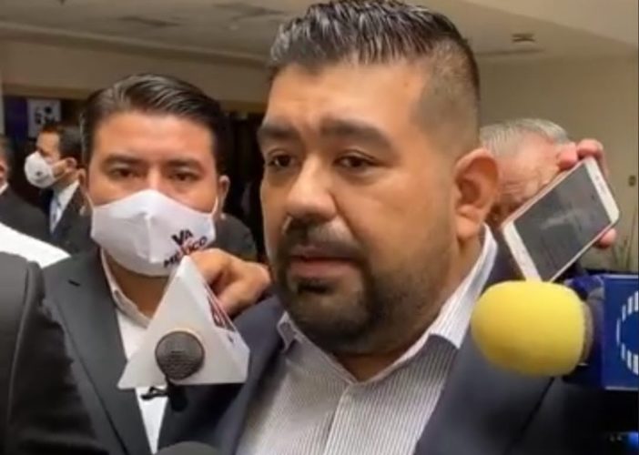 Renuncia Huacus al PT; es acogido por el PRD