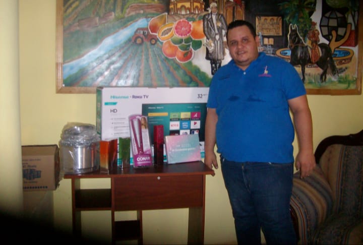 MC consigue materiales a bajo costo