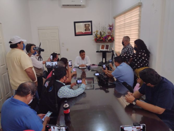 No a plazas de empleo para familiares y amigos de los regidores: JLCL