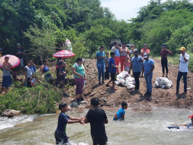 DIF-Apqtzingán entregó despensas en la zona rural 