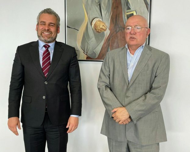 Combatir corrupción en Michoacán, acuerdo de Bedolla con Auditoría Federal
