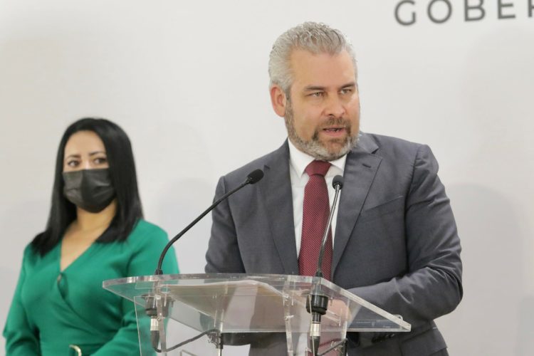 Dinero para docentes llega puntual; gobierno estatal debe pagar: Bedolla