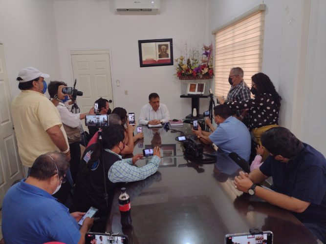 No a plazas de empleo para familiares y amigos de los regidores: JLCL