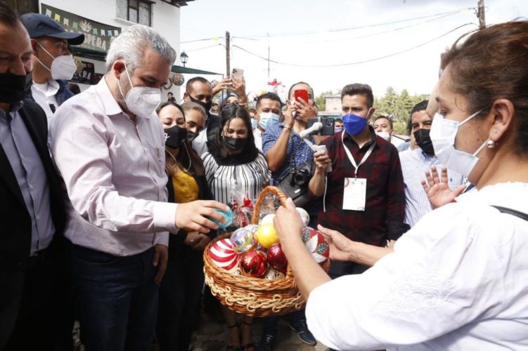 Inaugura el gobernador Feria de la Esfera, en Tlalpujahua